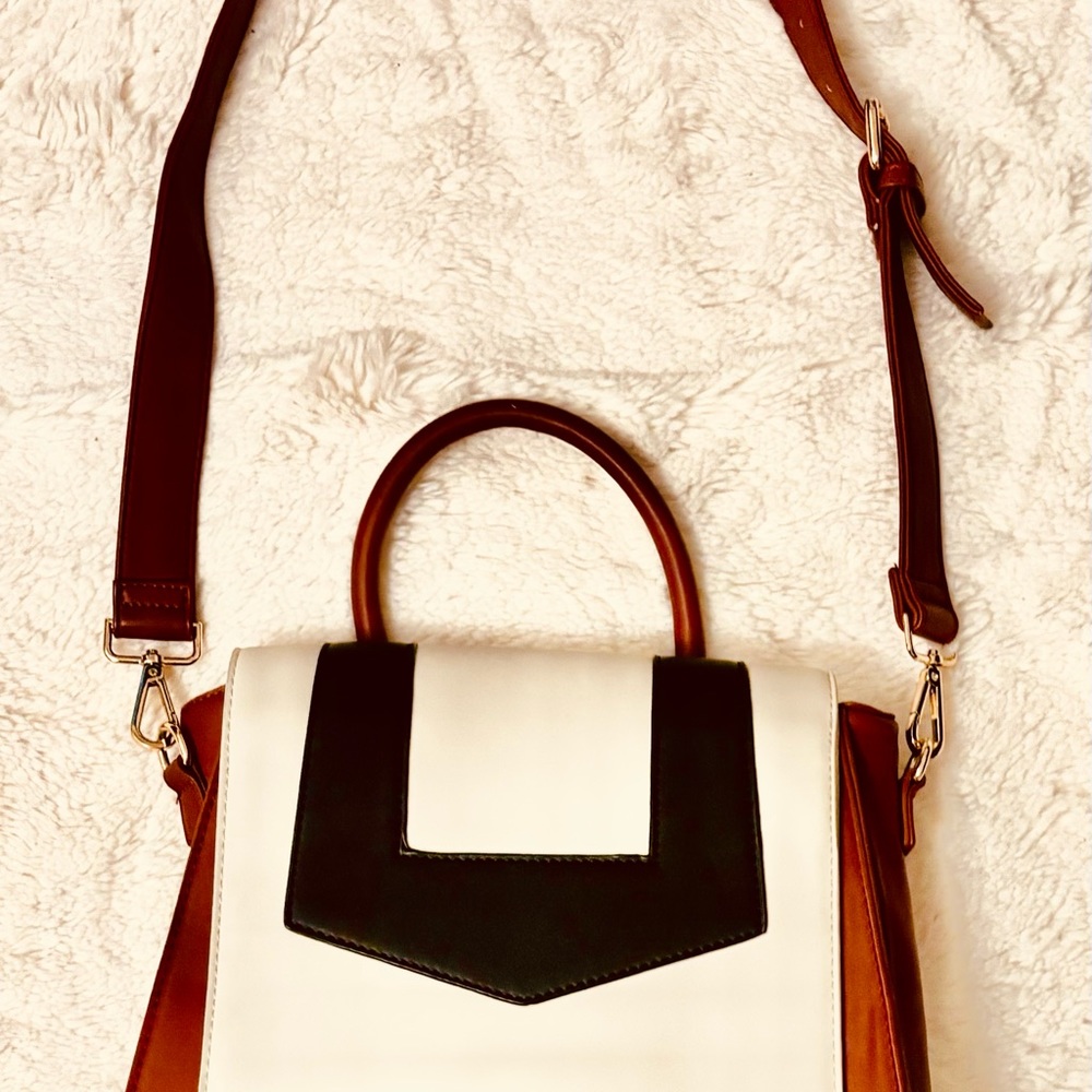 Fashion shoulder bag, brown, white and black